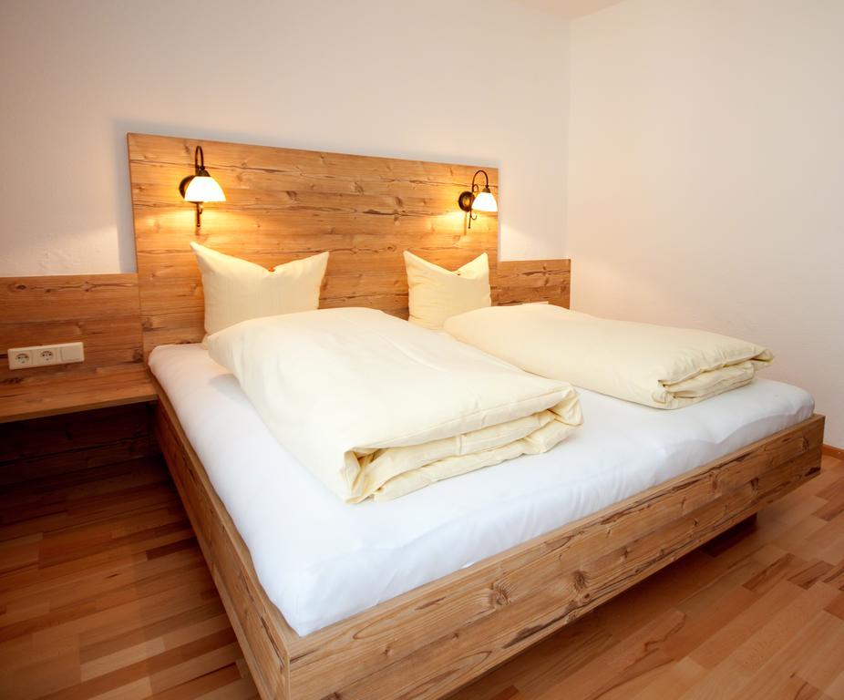 Pension Arnspitze シャルニッツ 部屋 写真